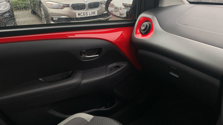 Toyota Aygo 1.0 VVT-i X-Trend TSS 5dr x-shift Petrol Hatchback